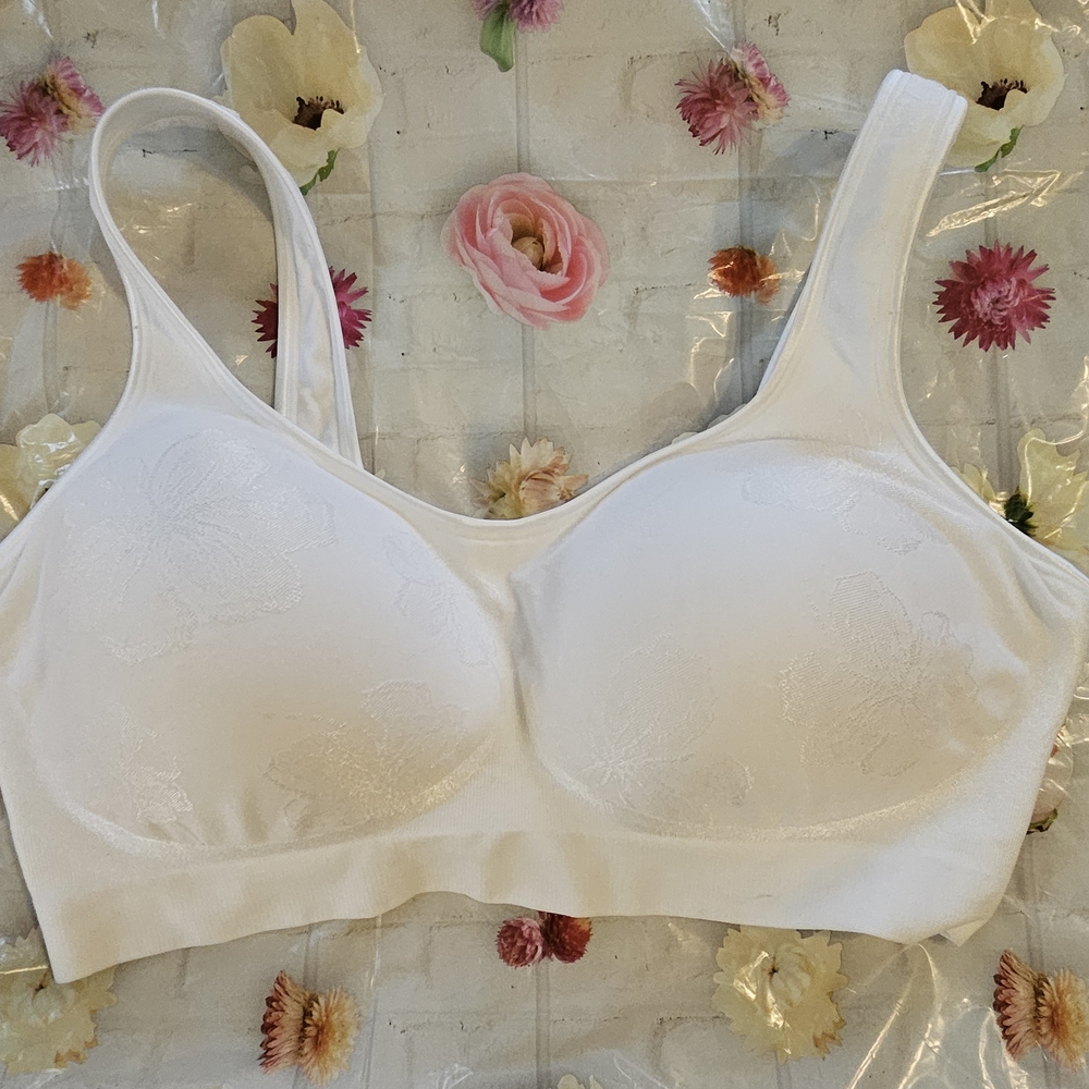 Bali Bra Bundle -Two for one price Gray and White Floral Wireless Bras Size 3 XL - Picture 3 of 8